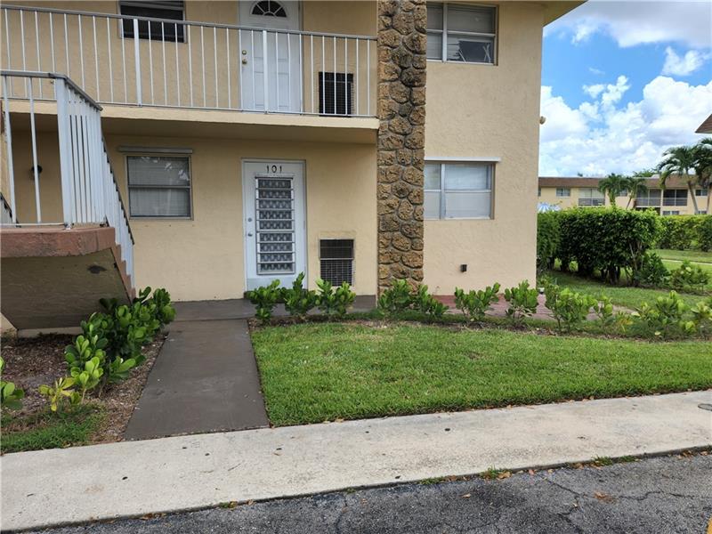 Image 3 of 15 For 9911 Sandalfoot Blvd  101