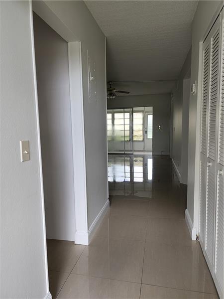 Image 4 of 15 For 9911 Sandalfoot Blvd  101