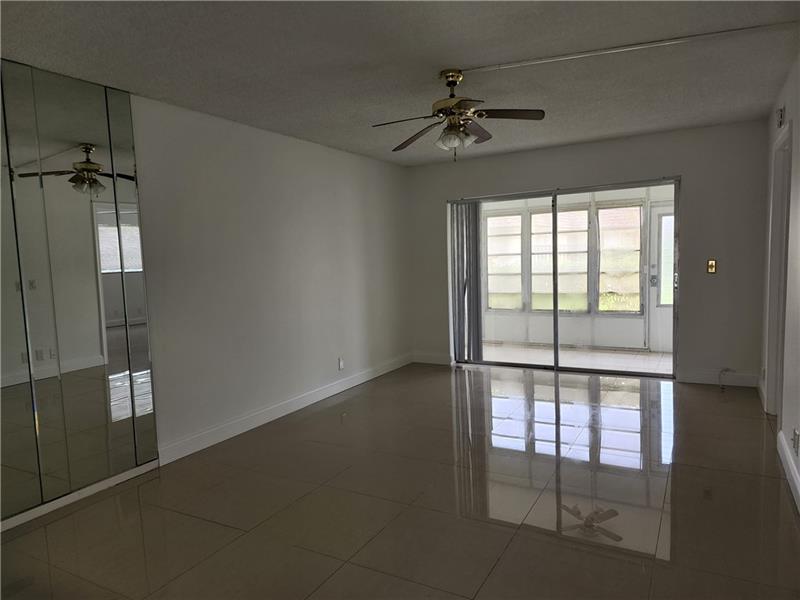 Image 6 of 15 For 9911 Sandalfoot Blvd  101