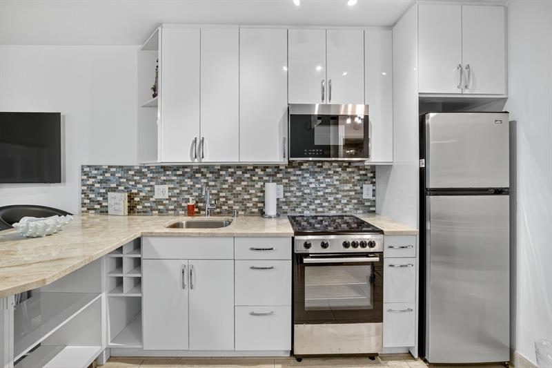 Image 11 of 29 For 1480 Ocean Blvd  209