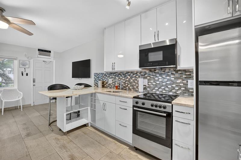 Image 12 of 29 For 1480 Ocean Blvd  209
