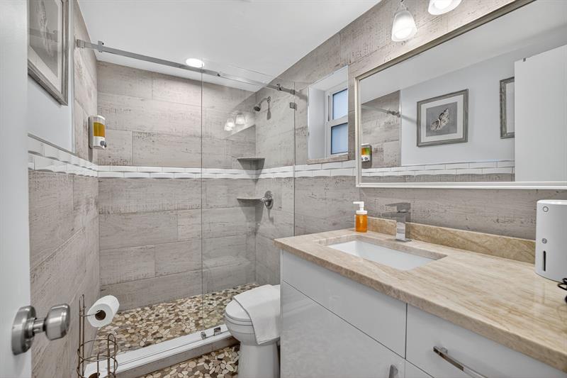 Image 14 of 29 For 1480 Ocean Blvd  209