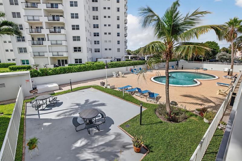 Image 17 of 29 For 1480 Ocean Blvd  209