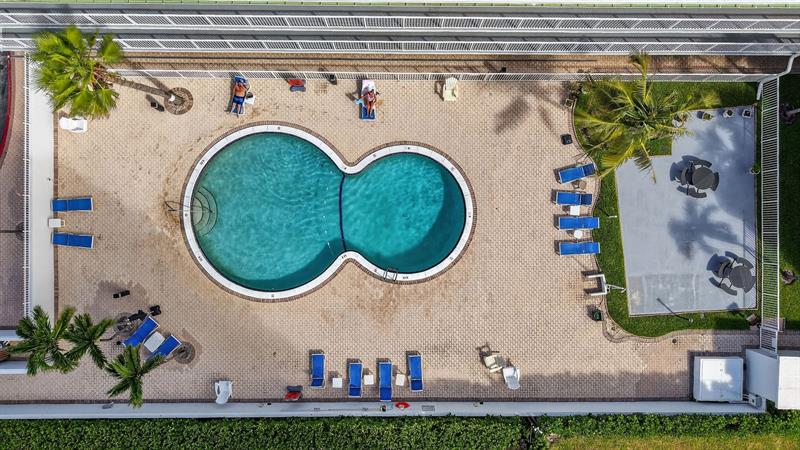 Image 18 of 29 For 1480 Ocean Blvd  209