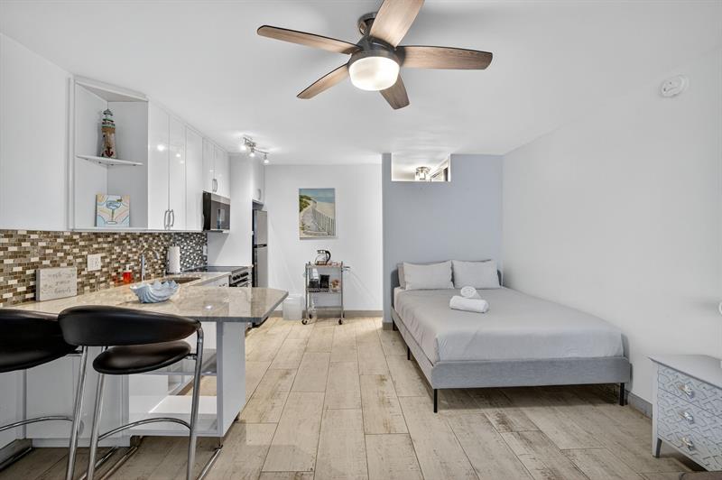 Image 6 of 29 For 1480 Ocean Blvd  209