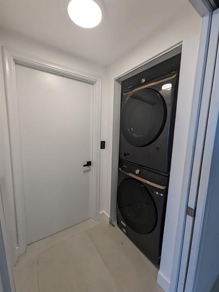 Image 19 of 23 For 18800 29th Ave  910