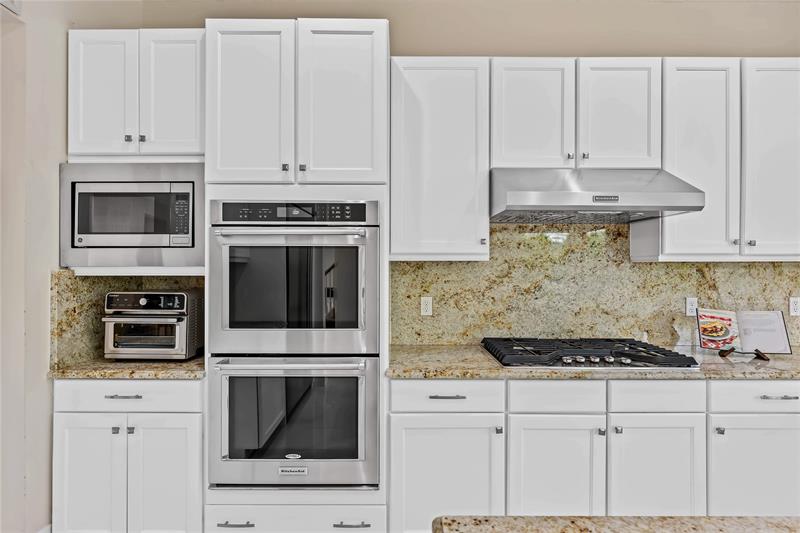 Image 11 of 56 For 9571 Eden Roc Ct