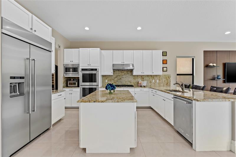 Image 12 of 56 For 9571 Eden Roc Ct