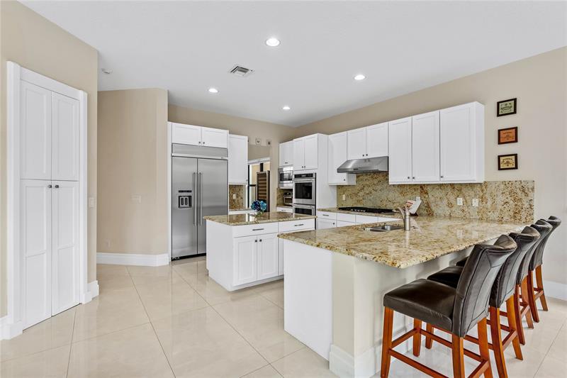 Image 14 of 56 For 9571 Eden Roc Ct