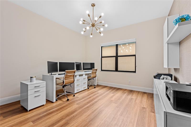 Image 20 of 56 For 9571 Eden Roc Ct