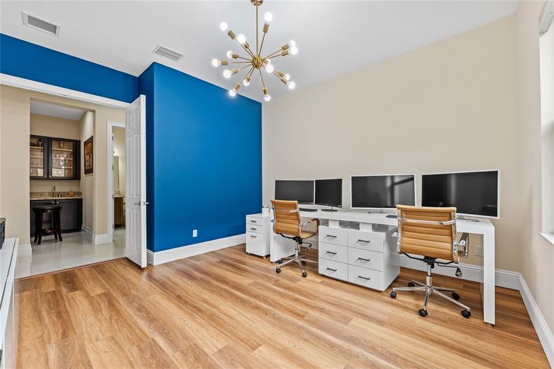 Image 21 of 56 For 9571 Eden Roc Ct