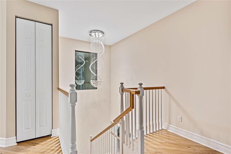 Image 23 of 56 For 9571 Eden Roc Ct