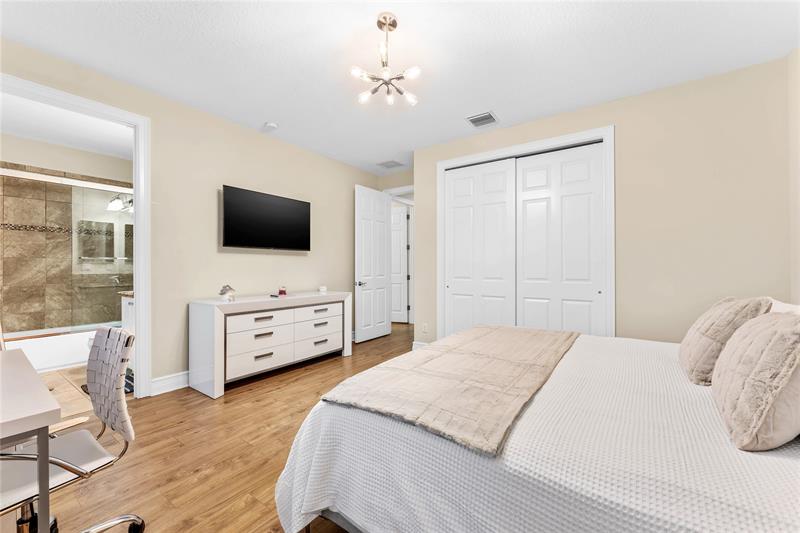 Image 34 of 56 For 9571 Eden Roc Ct