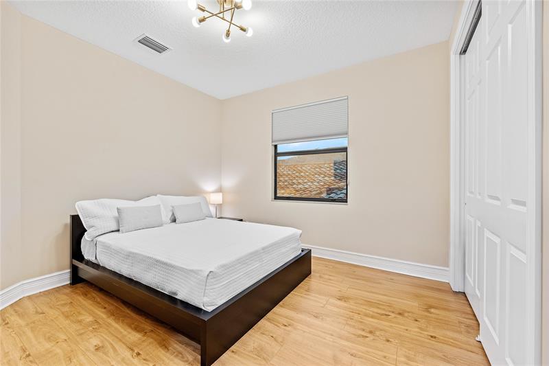 Image 41 of 56 For 9571 Eden Roc Ct