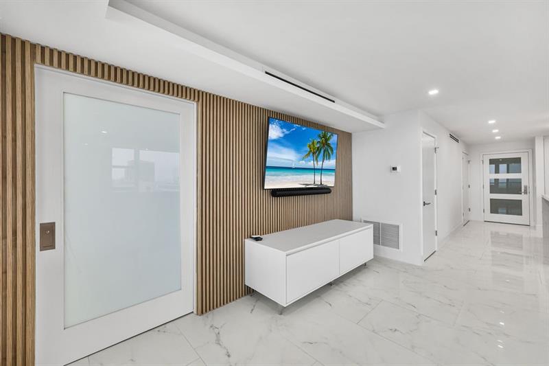 Image 8 of 23 For 545 Fort Lauderdale Beach Blvd  1701