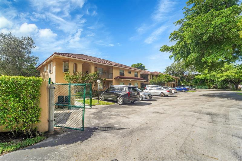 Image 4 of 25 For 9182 40th St  9182