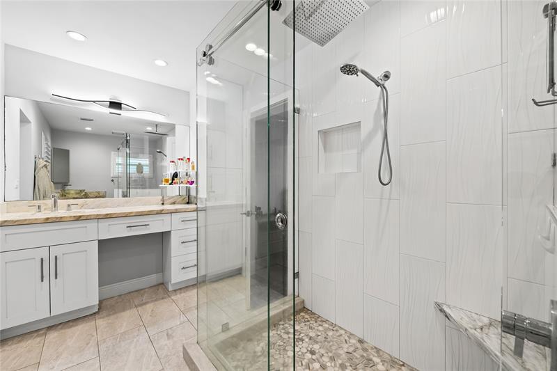 Image 21 of 57 For 757 7th St  