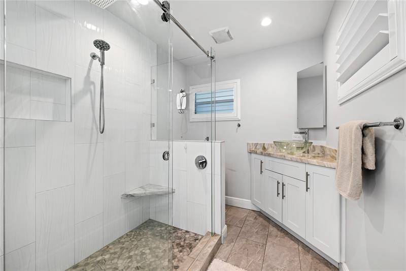 Image 22 of 57 For 757 7th St  