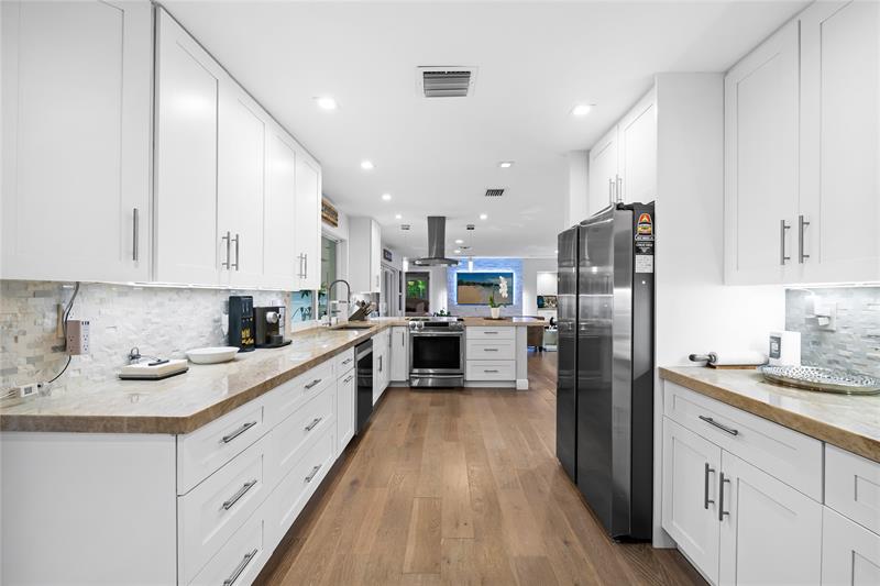 Image 32 of 57 For 757 7th St  