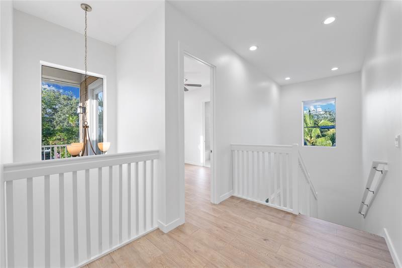 Image 13 of 30 For 324 14th Ct  324