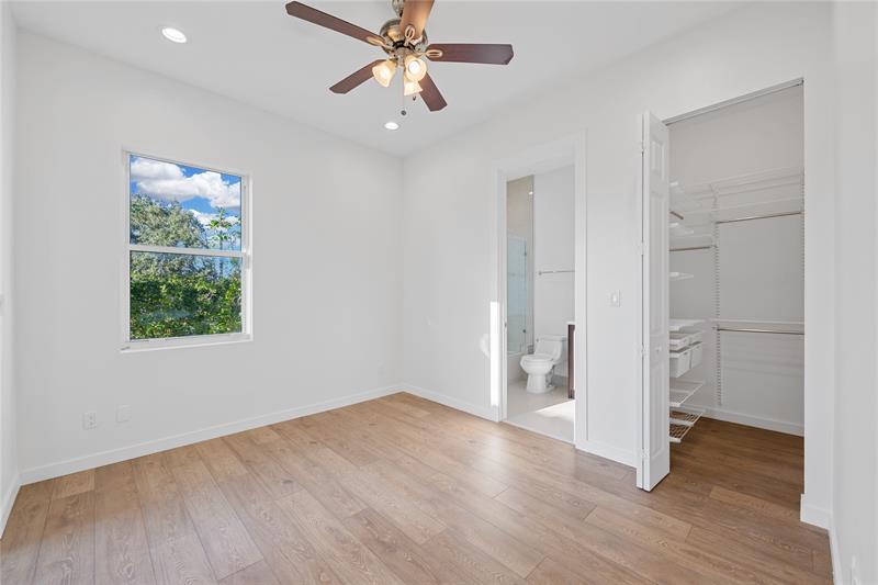 Image 14 of 30 For 324 14th Ct  324