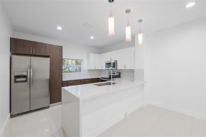 Image 4 of 30 For 324 14th Ct  324