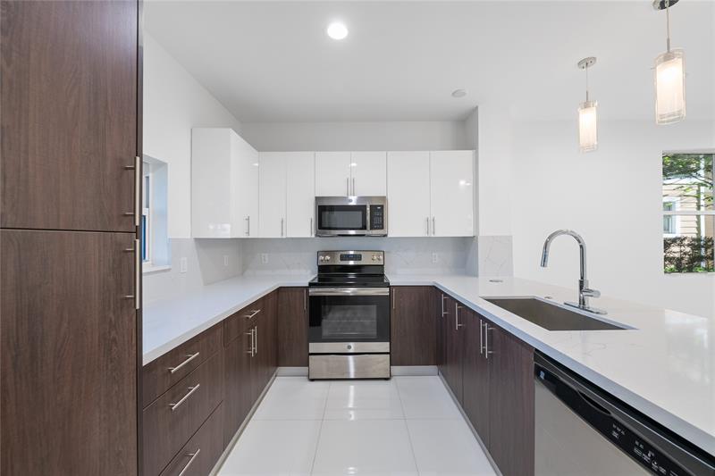 Image 6 of 30 For 324 14th Ct  324