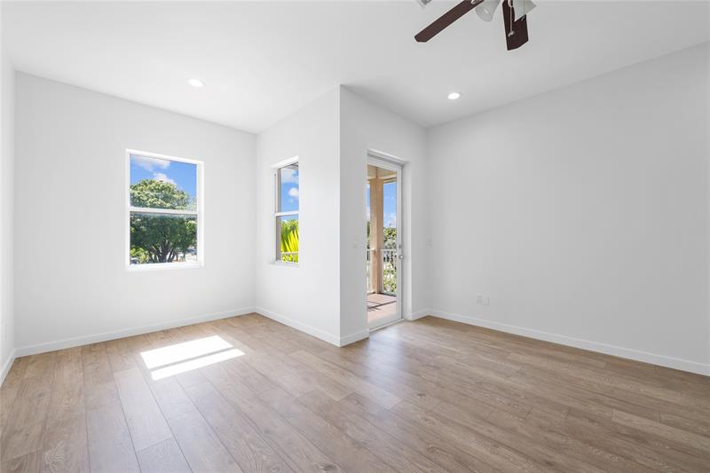 Image 13 of 38 For 1428 4th Ave  1428