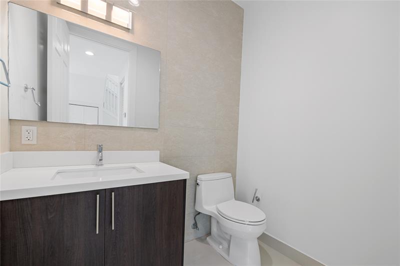 Image 21 of 38 For 1428 4th Ave  1428