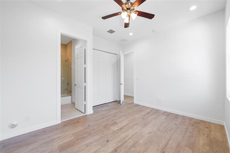 Image 7 of 38 For 1428 4th Ave  1428