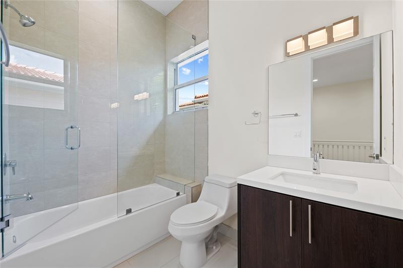 Image 13 of 32 For 1430 4th Ave  1430