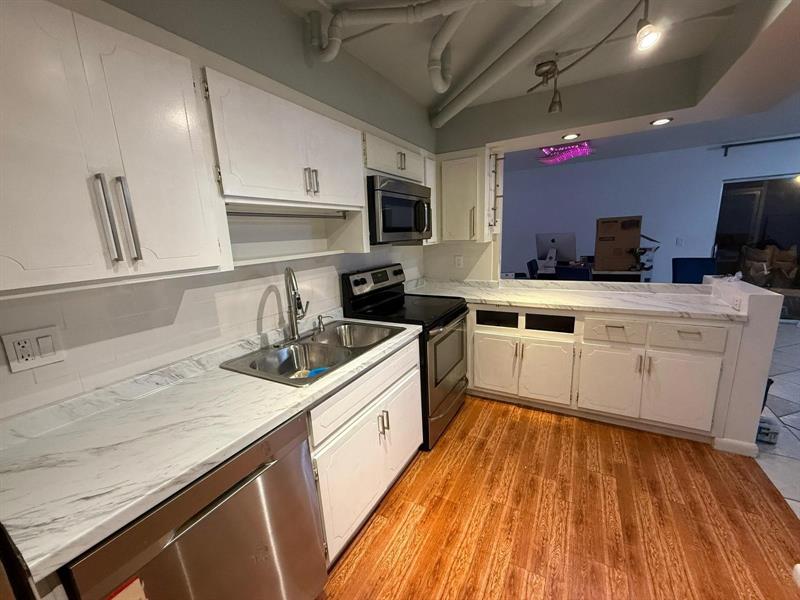 Image 3 of 21 For 6639 41st Pl