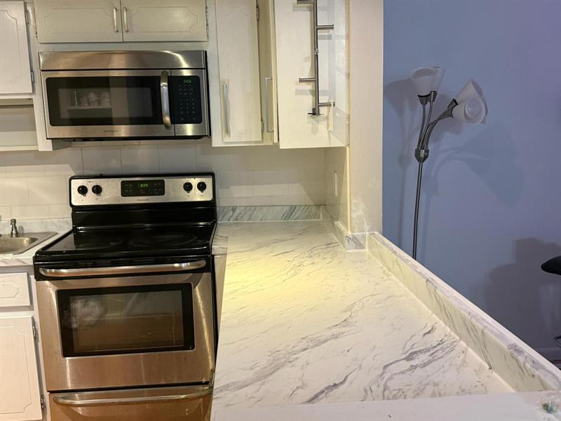 Image 4 of 21 For 6639 41st Pl