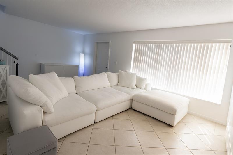 Image 6 of 21 For 6639 41st Pl