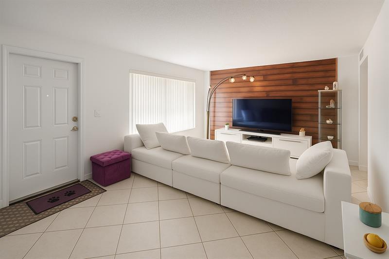 Image 7 of 21 For 6639 41st Pl