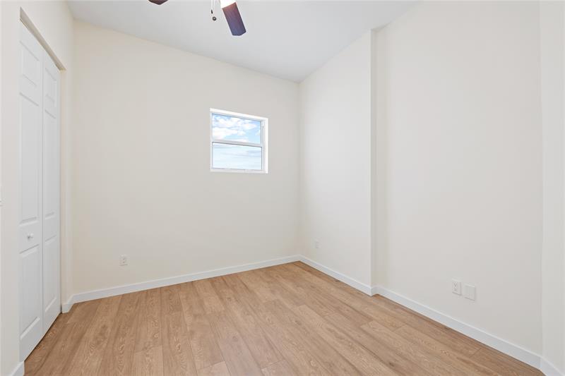 Image 11 of 32 For 1434 4th Ave  1434