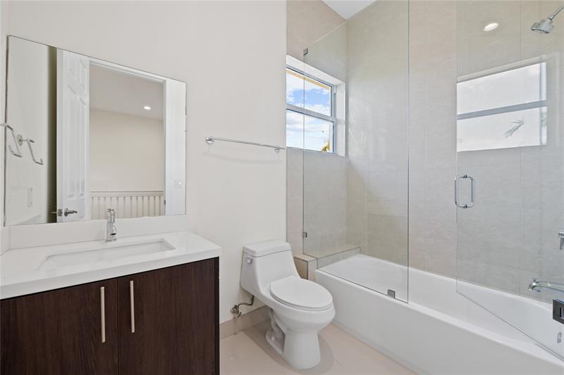 Image 14 of 32 For 1434 4th Ave  1434