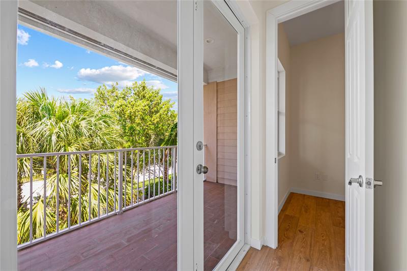 Image 17 of 32 For 1434 4th Ave  1434