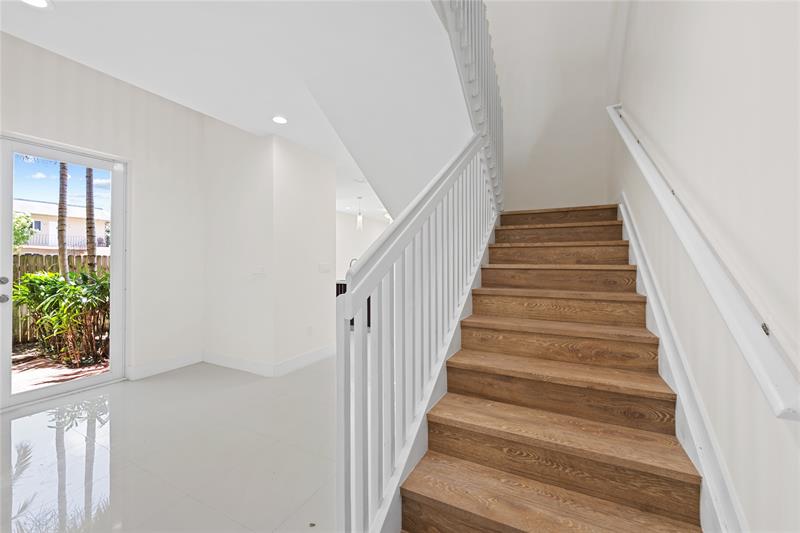 Image 22 of 32 For 1434 4th Ave  1434