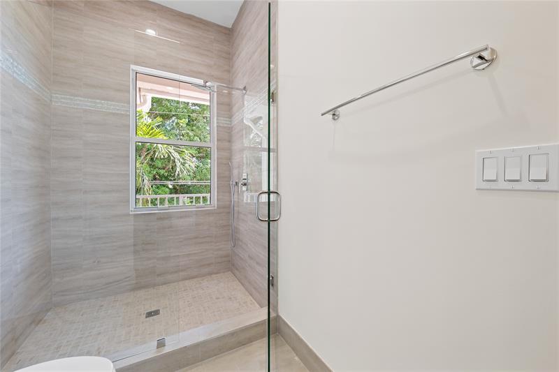 Image 9 of 32 For 1434 4th Ave  1434