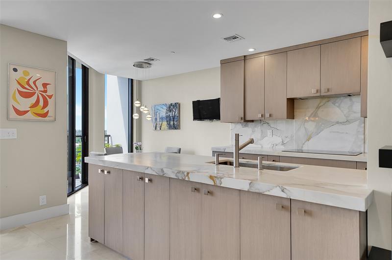 Image 19 of 69 For 1300 Ocean Blvd  Ph5