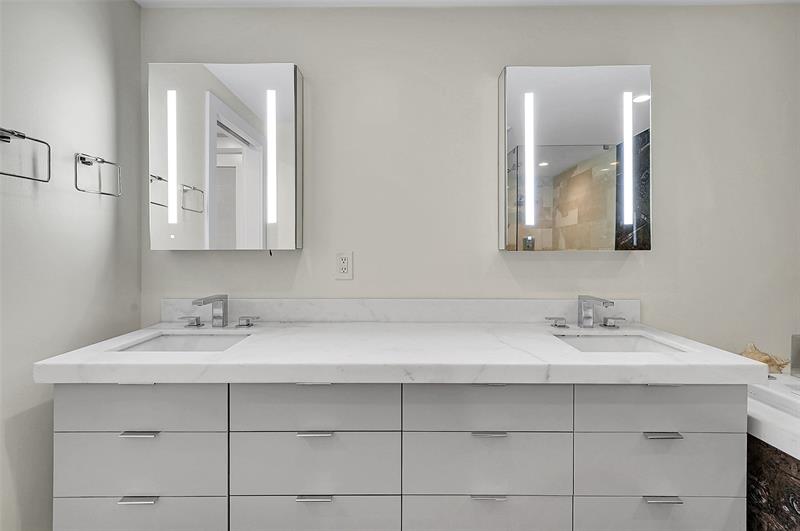 Image 40 of 69 For 1300 Ocean Blvd  Ph5