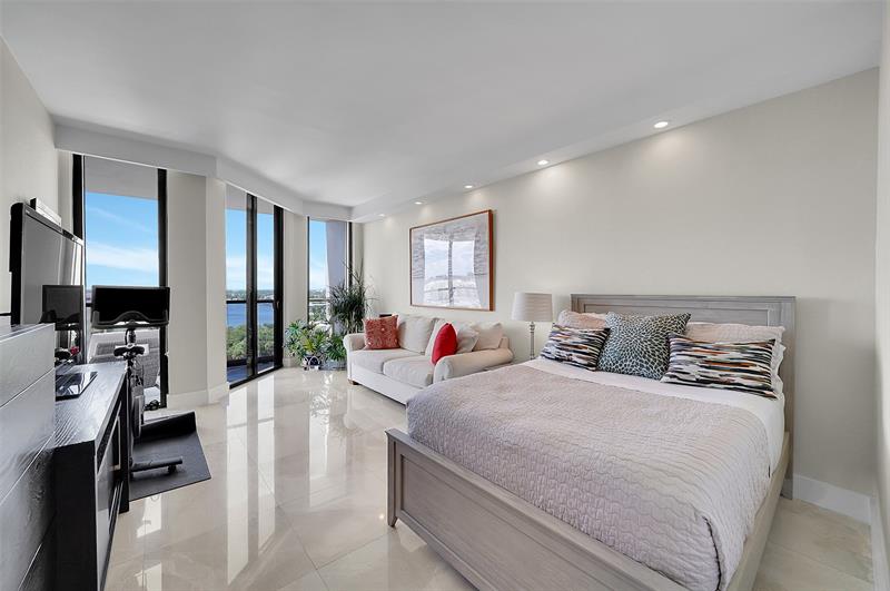 Image 44 of 69 For 1300 Ocean Blvd  Ph5