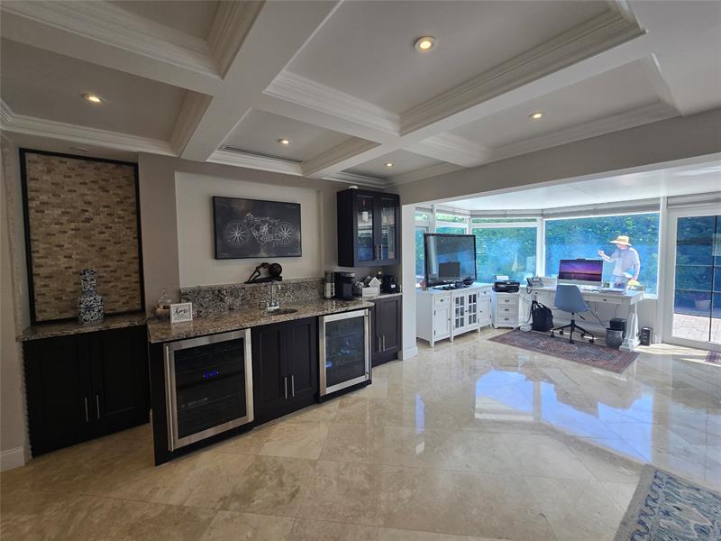 Image 10 of 32 For 3204 Barton Rd