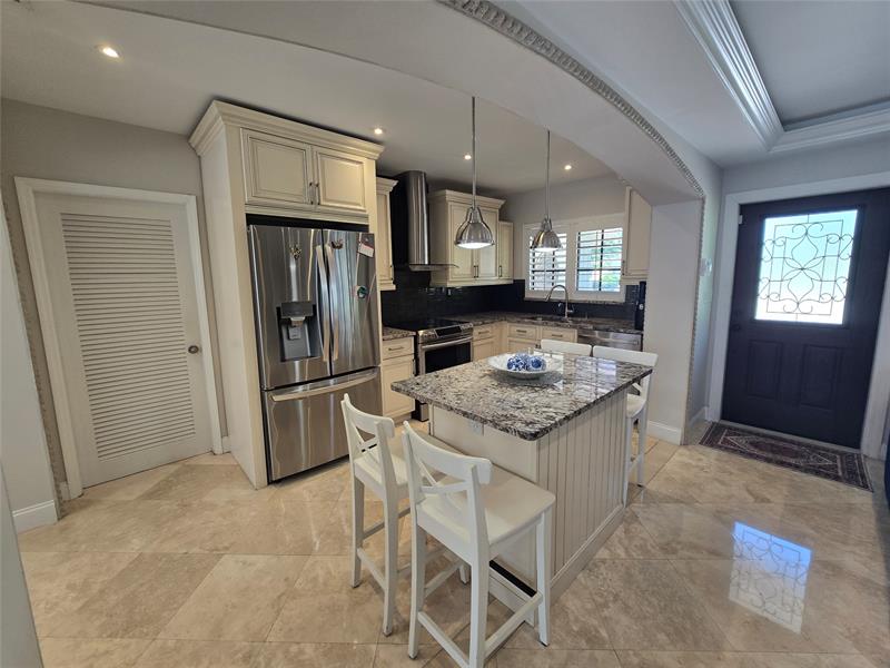 Image 13 of 32 For 3204 Barton Rd