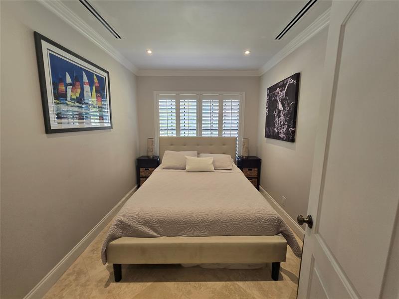 Image 18 of 32 For 3204 Barton Rd