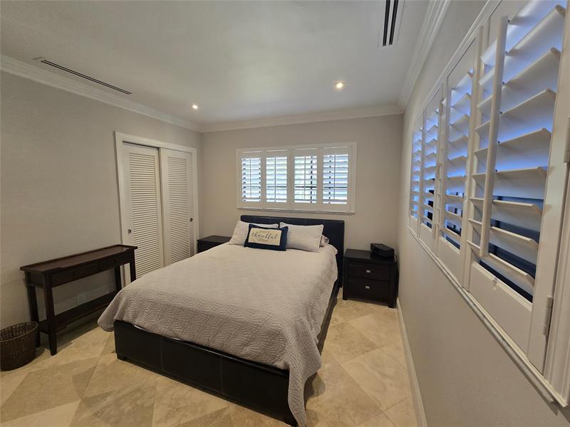 Image 19 of 32 For 3204 Barton Rd