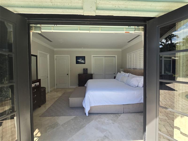 Image 22 of 32 For 3204 Barton Rd