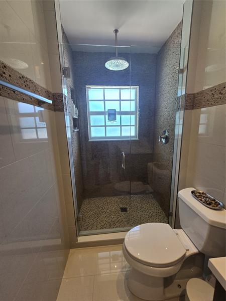 Image 25 of 32 For 3204 Barton Rd