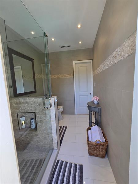 Image 27 of 32 For 3204 Barton Rd